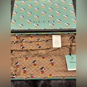 Gucci x Disney Mickey Mouse Shawl Material: 85% modal, 15% silk ★100% authentic!